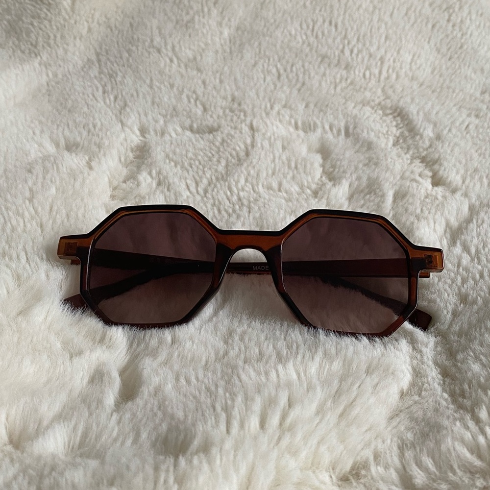 Brown sunglasses